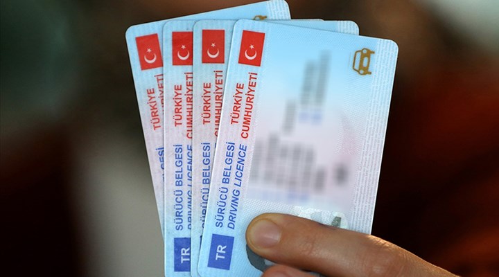Eski tip sürücü belgelerinin değiştirilme süresi 2 yıl uzatıldı